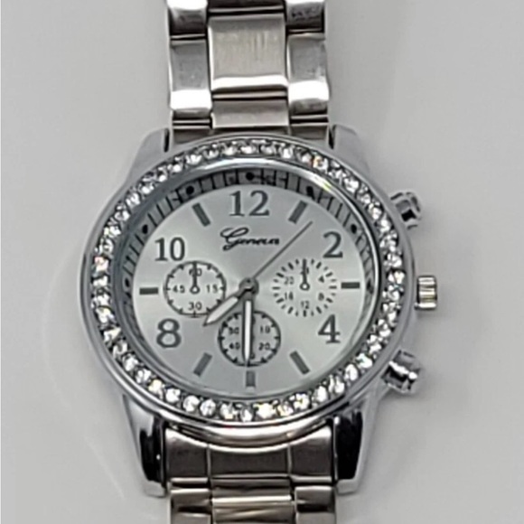 Silver Metal Watch - Picture 9 of 14